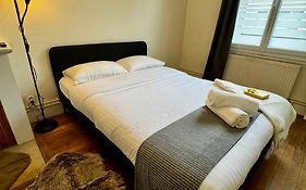 Entire Apartment In The Heart Of Vernon
